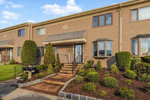 51 Cypress Loop, Staten Island, NY 10309
