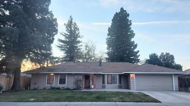 251 Shakewood Dr, Yuba City, CA 95993