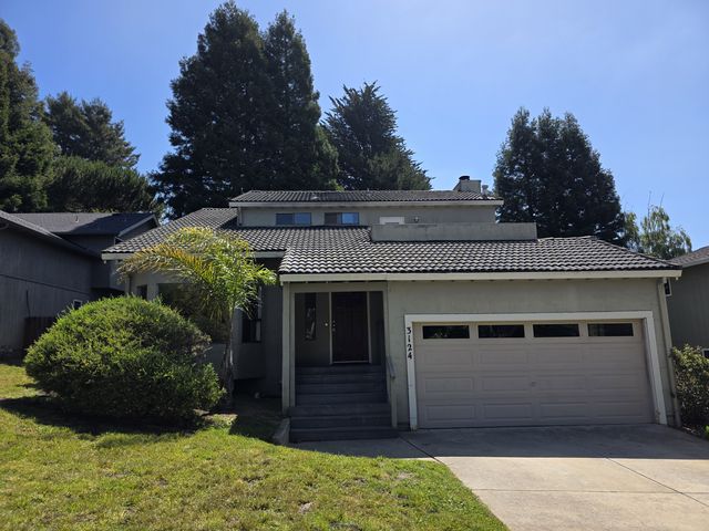 3124 McGlenn Dr, Aptos, CA 95003