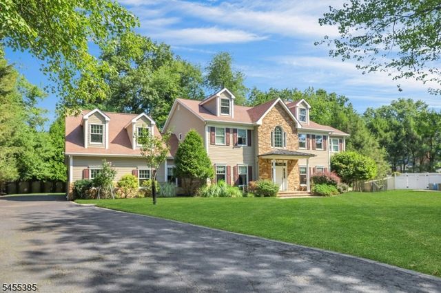782 Tiffany Ave, River Vale, NJ 07675