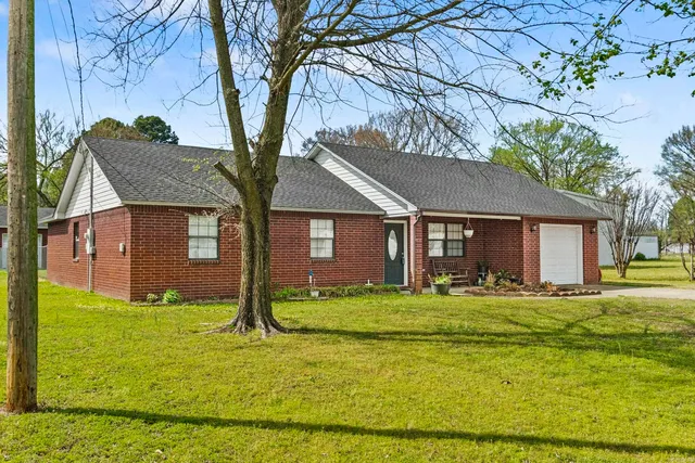 116 Riley Ave, Higginson, AR 72068