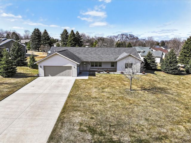 1328 Armstrong Rd NW, Alexandria, MN 56308