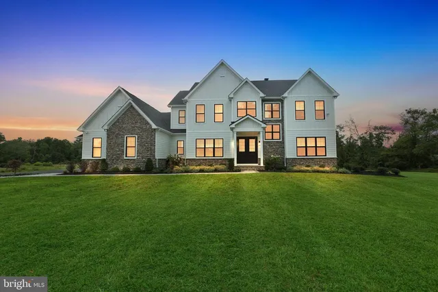 6934 Greene Meadow Ln, New Hope, PA 18938