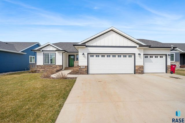 4017 S  Pisidian Ave, Sioux Falls, SD 57110