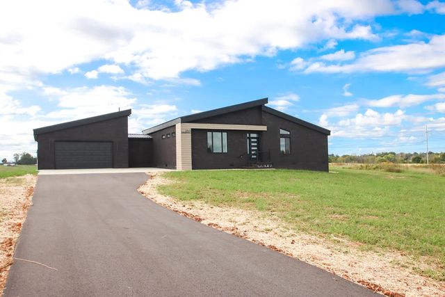 260 Huntington Ln, Sparta, TN 38583