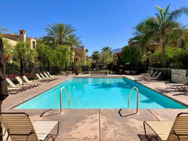 230 E  Villorrio Dr, Palm Springs, CA 92262