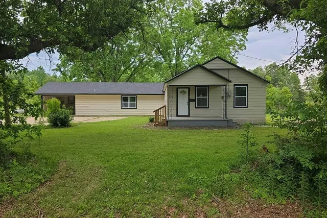 5940 Highway 2, Oak Grove, LA 71263
