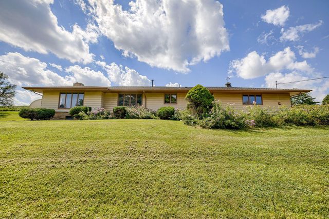 408 4th Ave, Persia, IA 51563