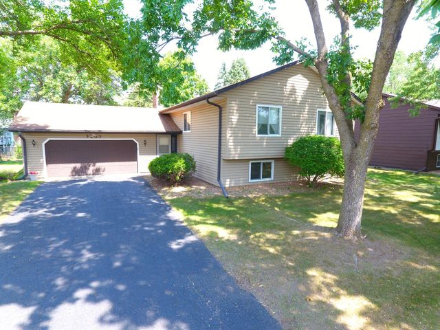 3243 116th Ln NW, Coon Rapids, MN 55433