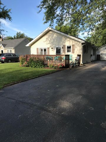 169 Mayfield Ave, Crystal Lake, IL 60014
