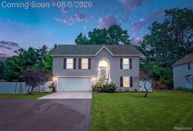 4427 Hannan Rd, Wayne, MI 48184