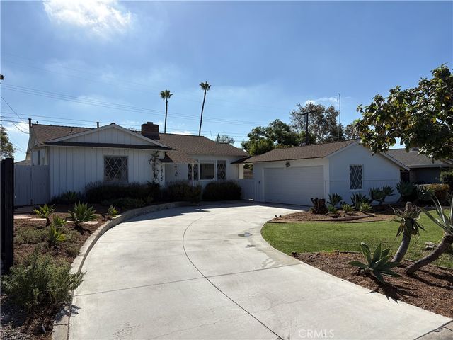 14752 Romanza Pl, Tustin, CA 92780