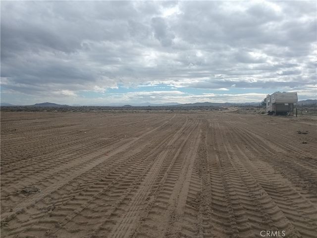 4892510 Orchard Rd, Hinkley, CA 92347