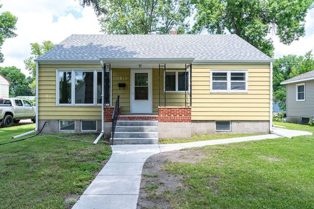 1610 9th Ave N, Grand Forks, ND 58203