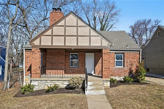 1518 E  76th St, Kansas City, MO 64131