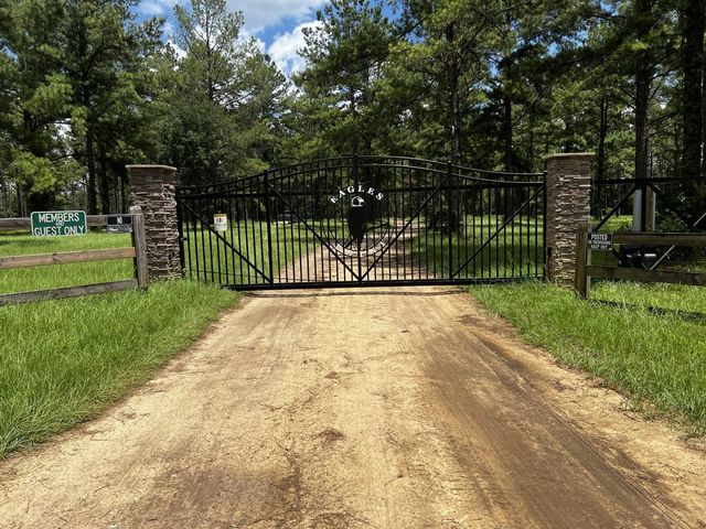 Lee Woods Rd, Surrency, GA 31563