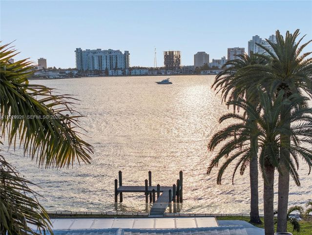1101 S  Shore Dr, Miami Beach, FL 33141