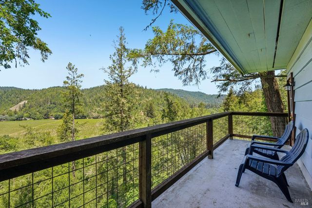 11688 Oak Road, Forestville, CA 95436