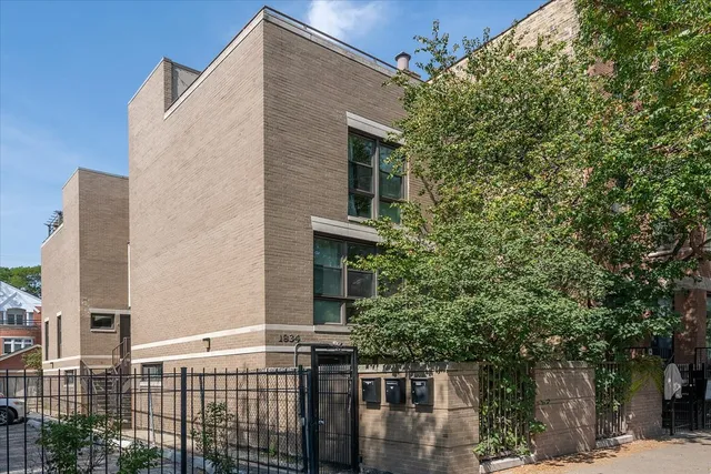 1834 N  Halsted St #A, Chicago, IL 60614