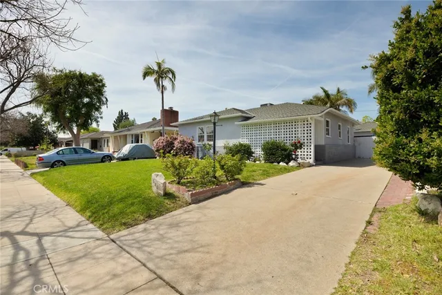 331 W  Elmwood Ave, Burbank, CA 91506