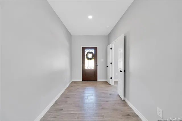 506 E CR 6868, Natalia, TX 78059