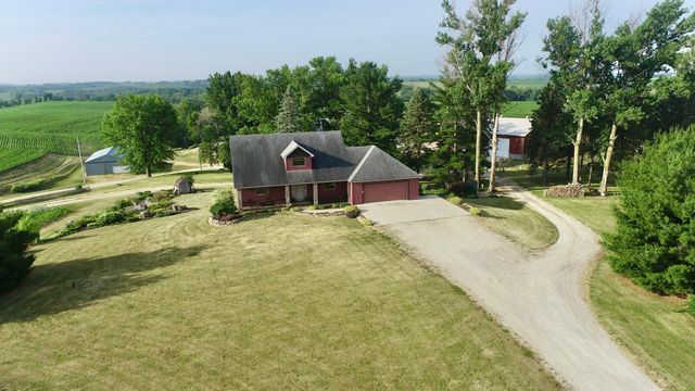 58877 N  County Road 8, Plainview, MN 55964
