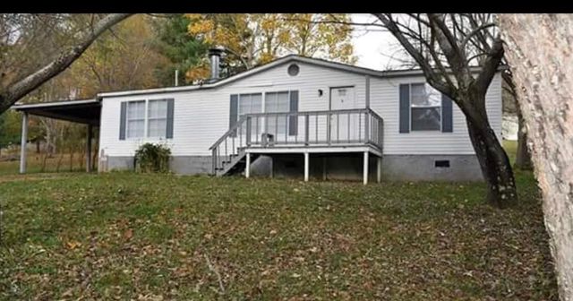 729 Arrowhead Cir, Cedar Bluff, VA 24609