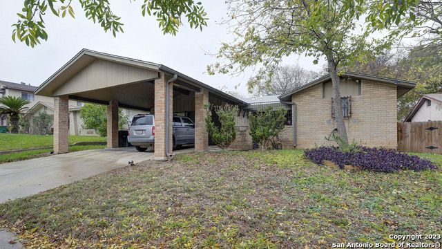 6207 Pancho Villa Dr, San Antonio, TX 78238