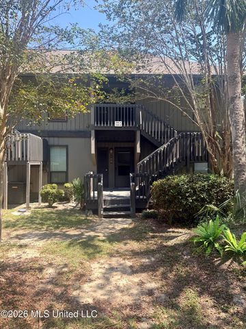 106 Lanai Vlg, Diamondhead, MS 39525