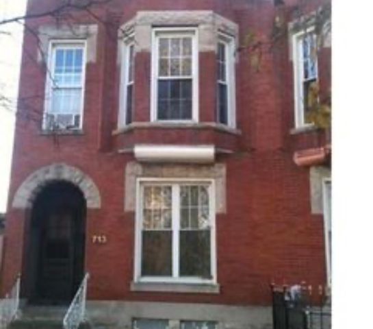 715 W  50th St, Chicago, IL 60609