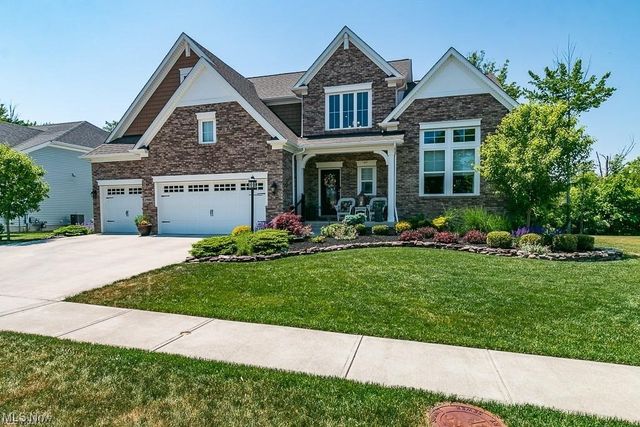 2980 Steffan Woods Dr, Twinsburg, OH 44087