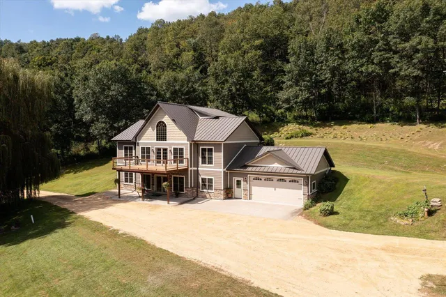 E5706 Park Road, Westby, WI 54667