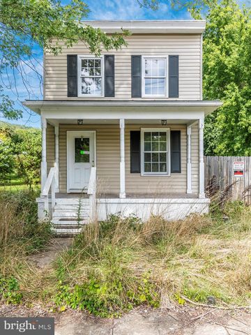 3734 Clay St, Point Of Rocks, MD 21777