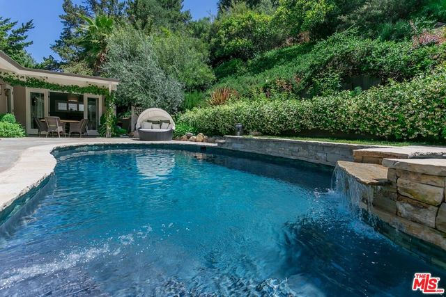 2552 Benedict Canyon Dr, Beverly Hills, CA 90210