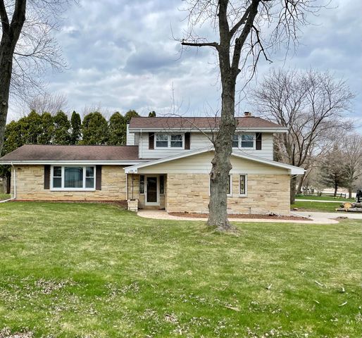 S78W17246 E  Tower Dr, Muskego, WI 53150