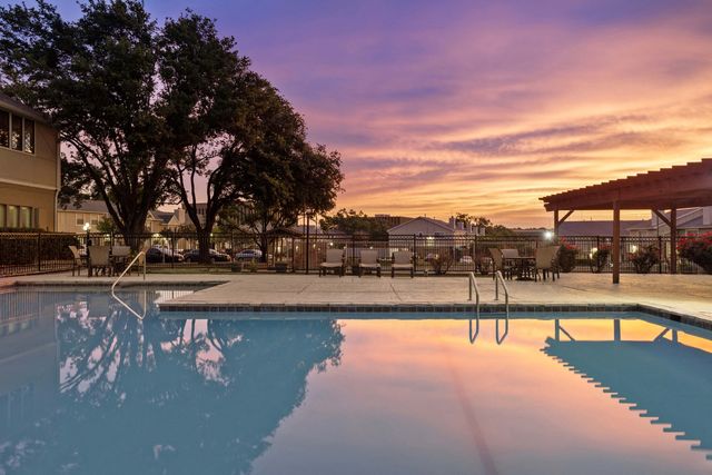 7581 Chevy Chase Dr #13-101, Austin, TX 78752