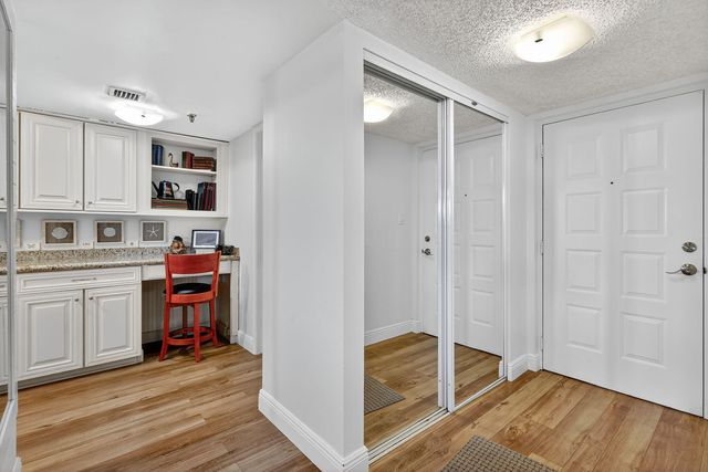 1915 Lavers Circle #E207, Delray Beach, FL 33444