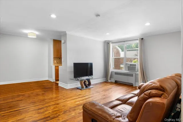 77 Edwards Street #2A, Roslyn Heights, NY 11577