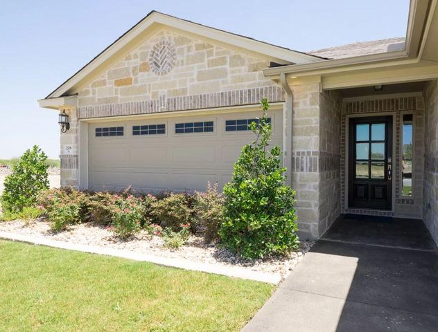 104 Gray Wolf Dr, San Marcos, TX 78666