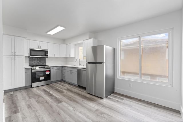 323 14th St #7, Huntington Beach, CA 92648