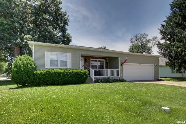2230 Ohio St, Quincy, IL 62301