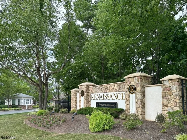 2201 Ambassador Ct BLDG 2 #2201, Somerset, NJ 08873