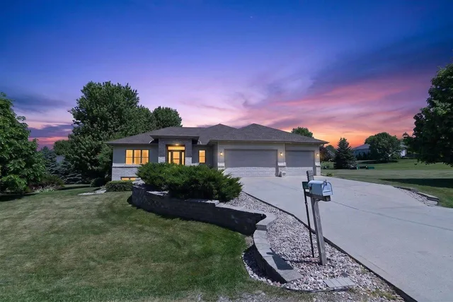 5215 Preservation Place, Sun Prairie, WI 53590