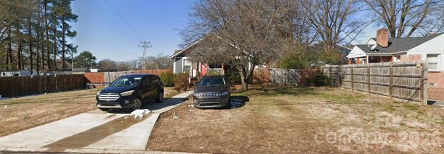 1104 Poston Cir, Gastonia, NC 28054