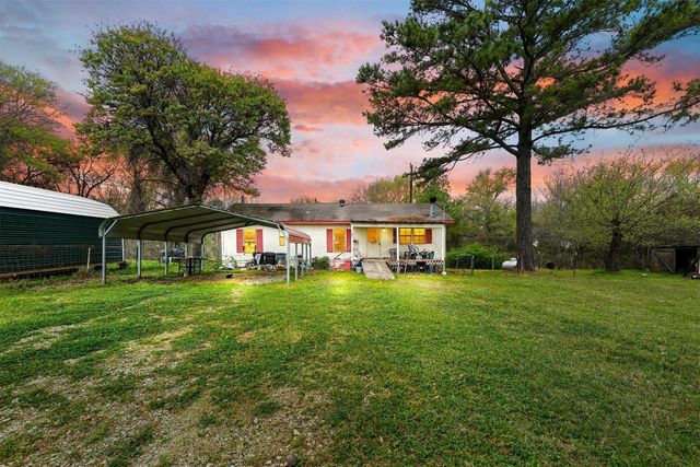 120 Tree Line Dr, Mabank, TX 75156