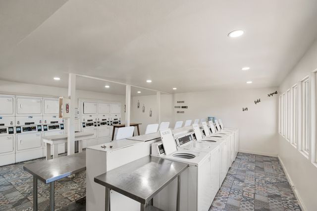 1300 Spyglass Dr, Austin, TX 78746