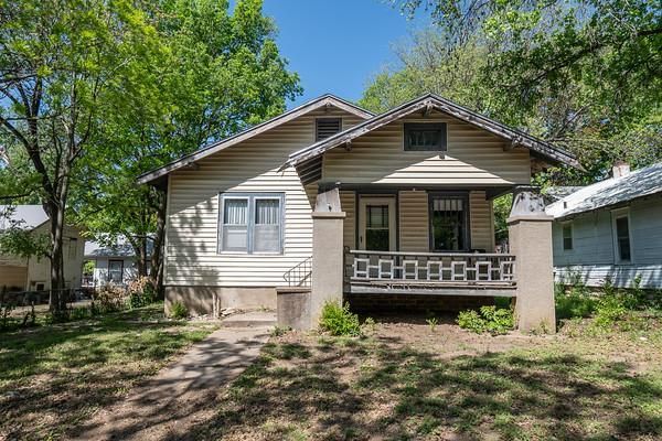 725 S  4th St, Independence, KS 67301