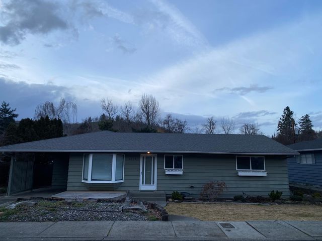 2419 Wright St, The Dalles, OR 97058