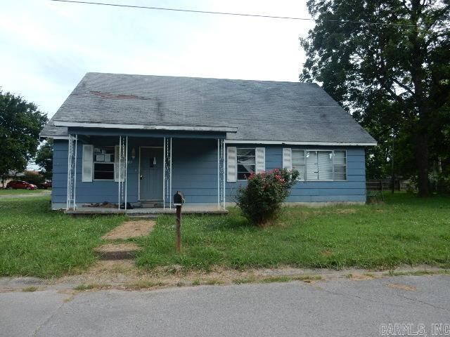 1110 W  10th St, Caruthersville, MO 63830
