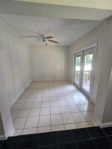 1439 NW Avery Gln, Lake City, FL 32055